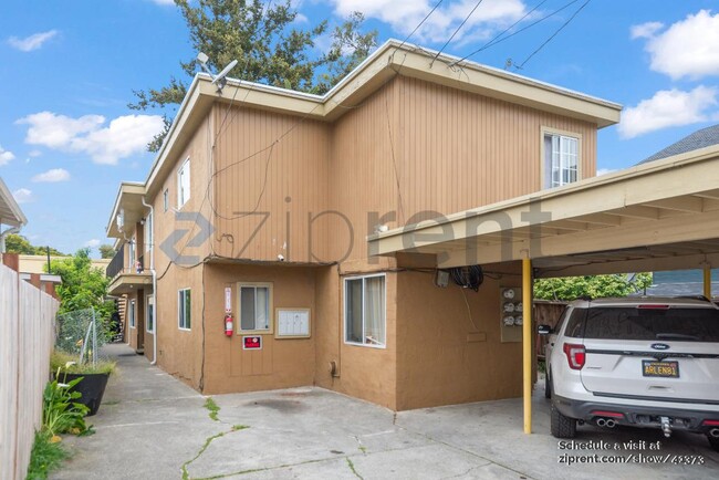 Building Photo - 3423 Salisbury St