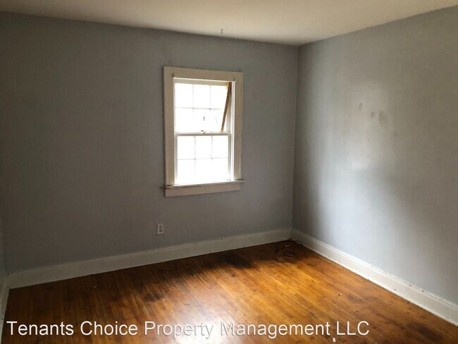 Building Photo - 2 br, 1 bath House - 828 S Douglas Ave