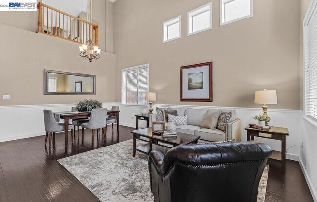 Building Photo - 828 Hollowbrook Dr