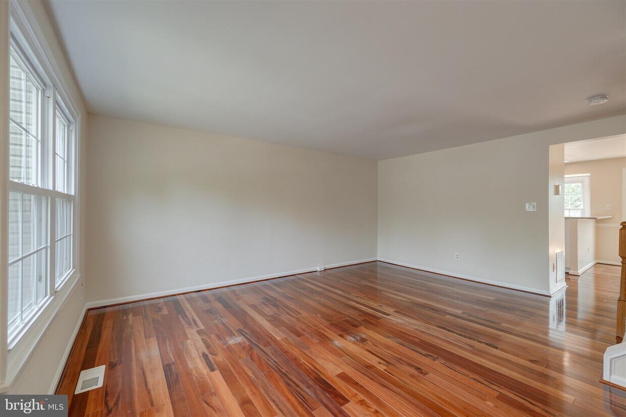 6515 Sunburst Way, Alexandria, VA 22315 Townhouse for Rent in