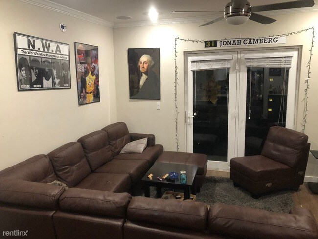 Foto del edificio - 1 br, 1 bath Apartment - 2414 San Gabriel St.
