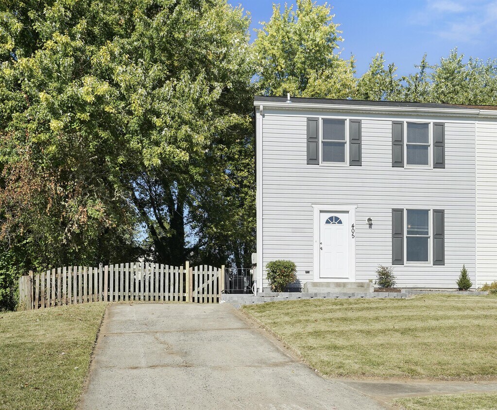 Primary Photo - 405 Berkshire Ct