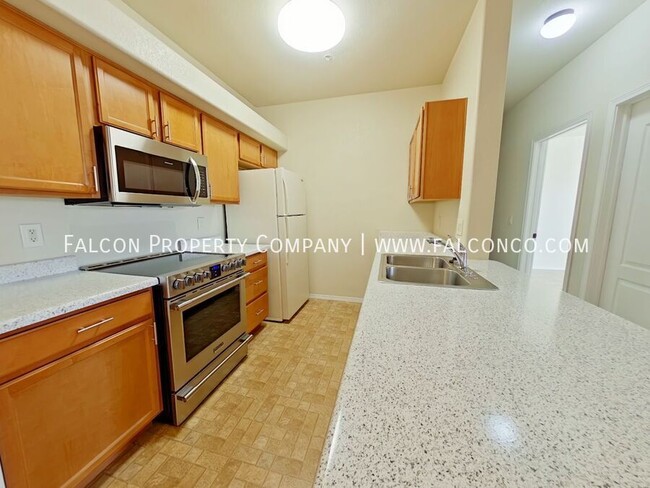 Foto del edificio - Incredible Condo in Stetson Hills! - Avail...