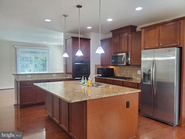 Foto del edificio - 4093 Sutherland Pl