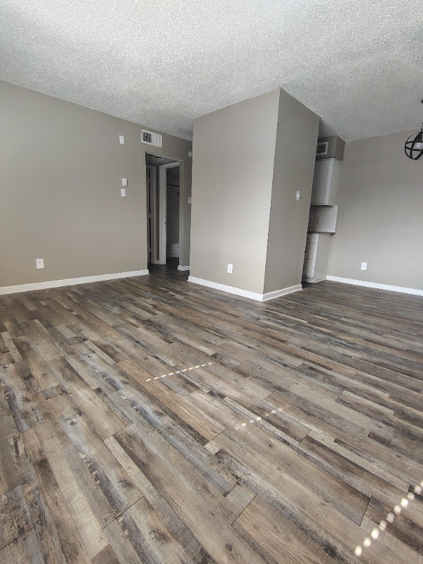 Building Photo - 412 Summit Ave