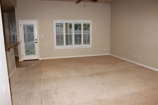 Building Photo - 329 Firestone Dr