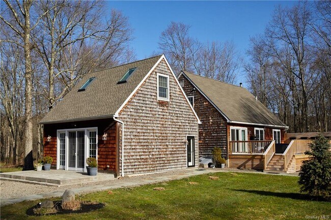 Building Photo - 33 Outlook Farm Dr
