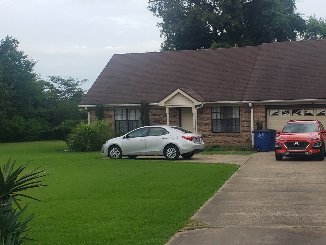 Foto principal - 5311 Southbranch Cove