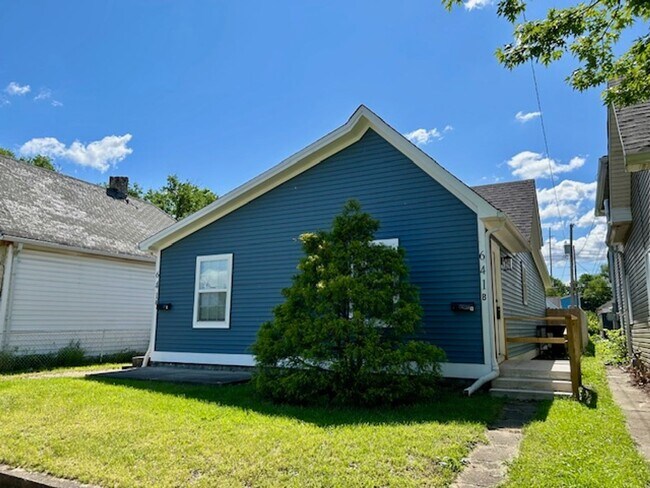 Building Photo - Charming 1 Bedroom, 1 Bathroom Duplex- Ful...