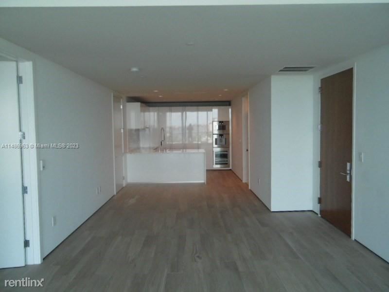 Foto principal - 2 br, 2.5 bath Condo - 10203 Collins Ave U...