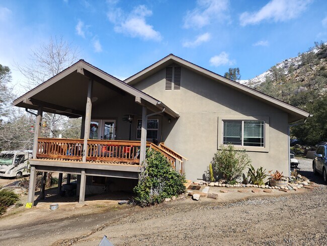 Foto del edificio - 12504 Sierra Way