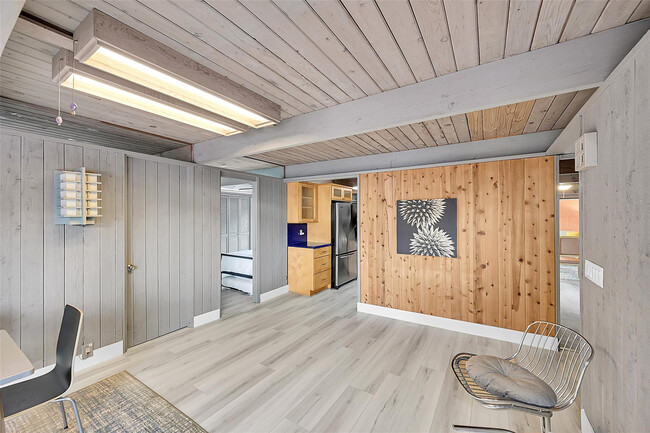 Foto del edificio - 234 Pine Ave