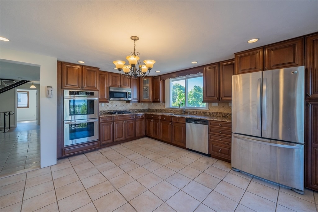 Primary Photo - 81 Princeton St