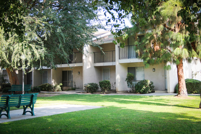 Building Photo - Stockdale Garden Villas