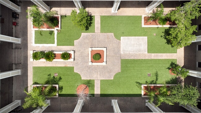 Courtyards - Falls of Las Villas