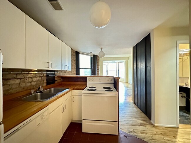 Foto del edificio - 614 W Surf St