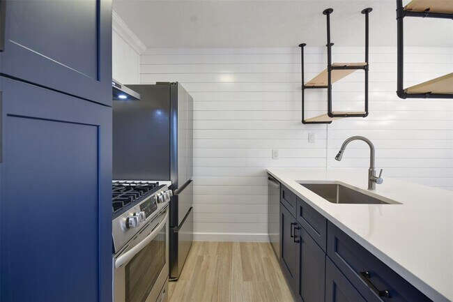 Foto del edificio - 3431 N Hills Dr