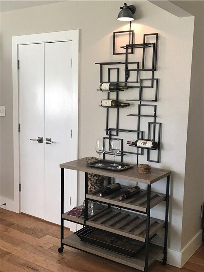 Building Photo - PRELEASING FOR JANUARY! 3/2 with Vinyl Flo...