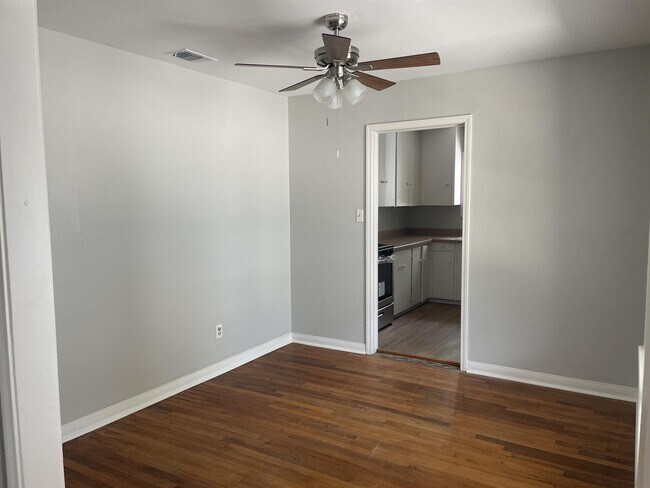 Building Photo - 1333 Devon Dr