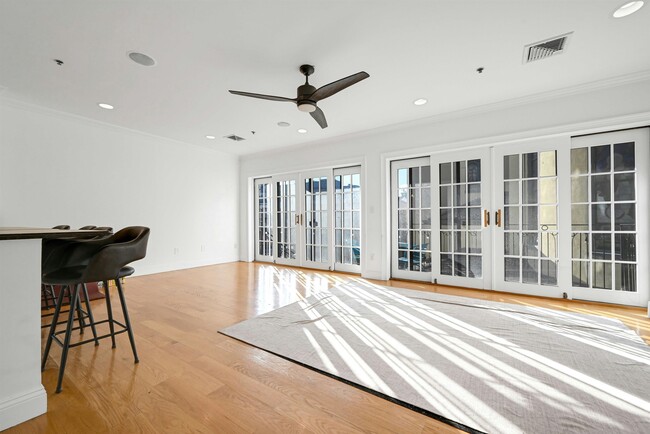 Foto del edificio - 64 Madison St