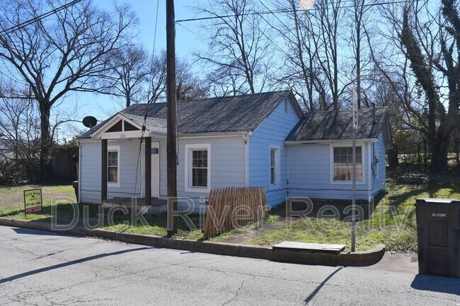 Foto del edificio - 211 W 10th St