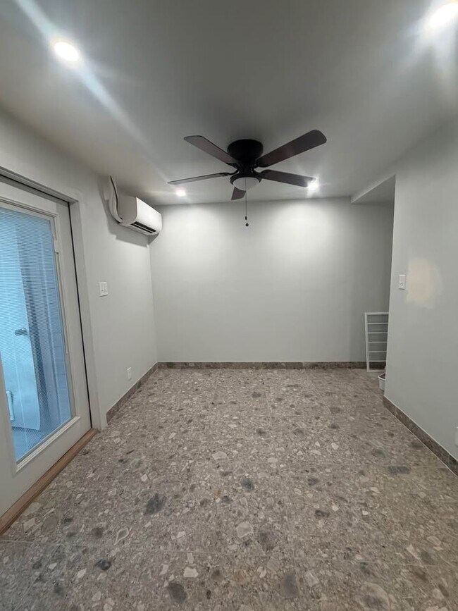 Foto del edificio - 1451 Arthur Dr