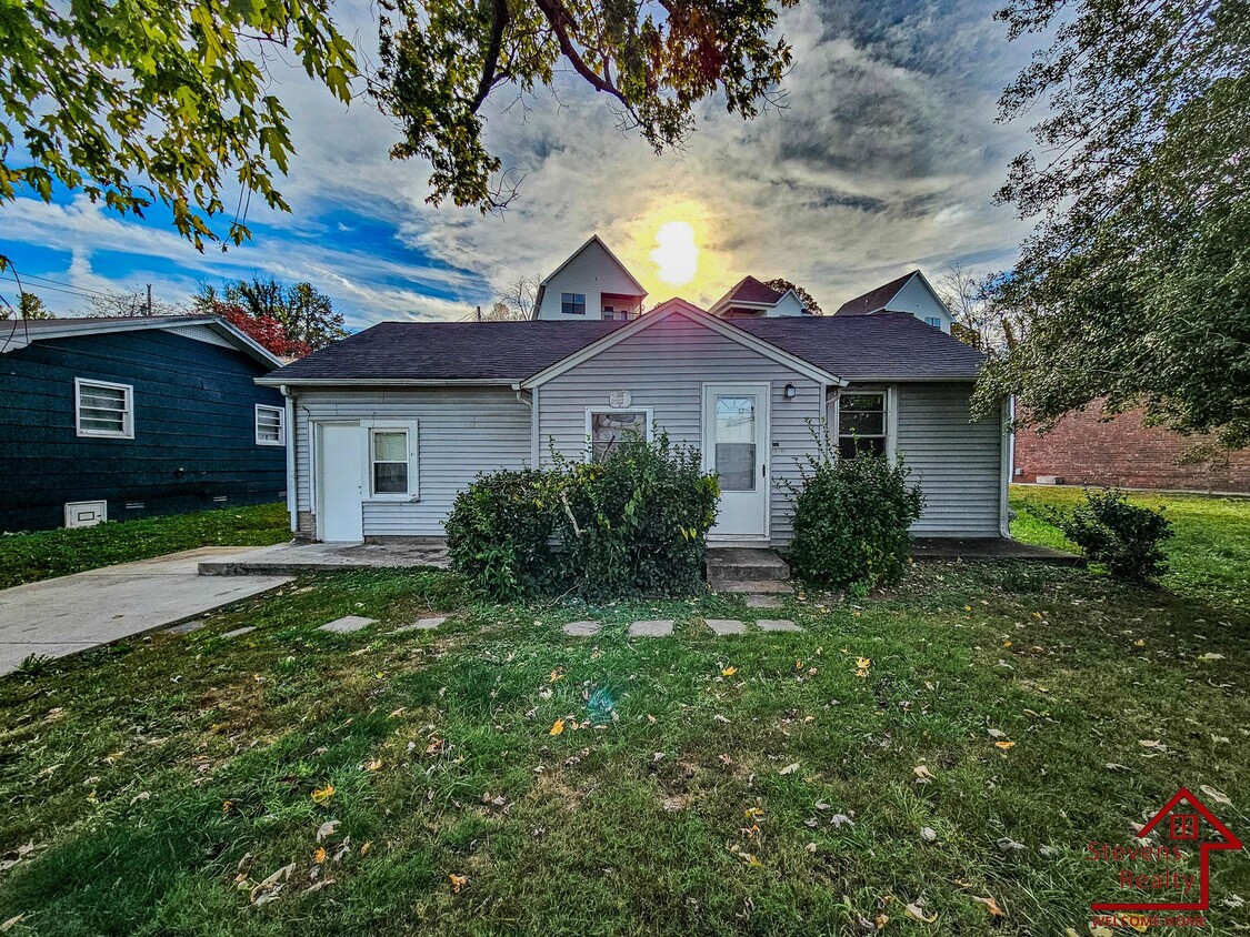 Primary Photo - 219 Proffitt St