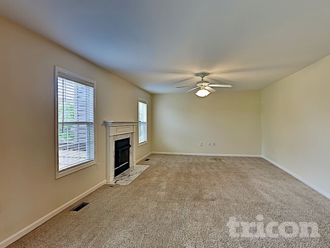 Building Photo - 2014 Trenton Dr