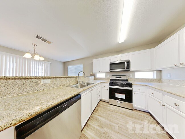 Foto del edificio - 5646 Roundrock Dr