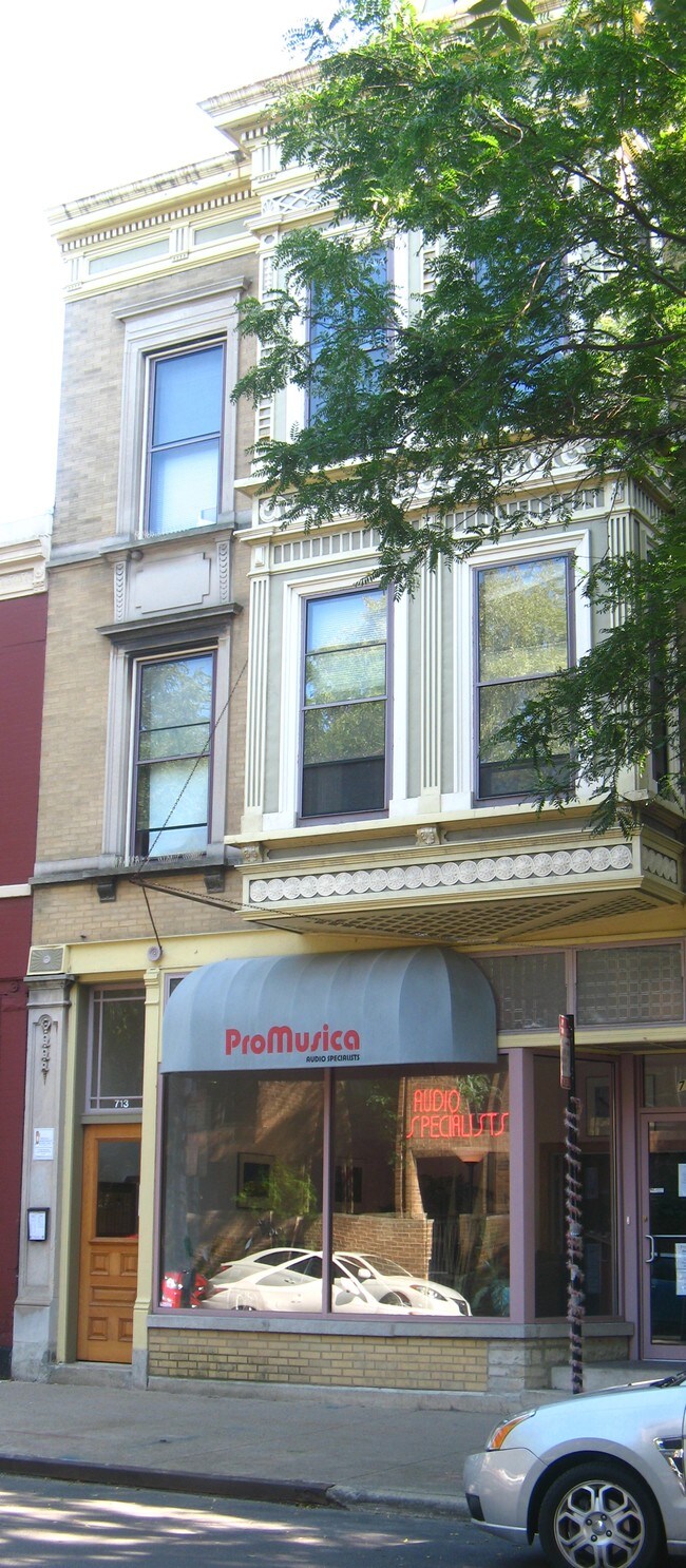 713 W. Wrightwood Apartments Chicago, IL