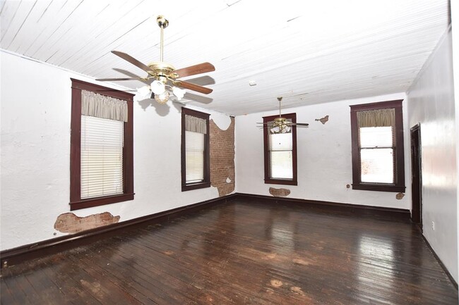 Building Photo - 5613 FM 2100