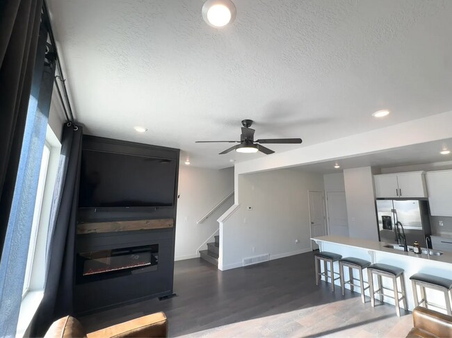 Building Photo - 967 W Tiffany Dale Way