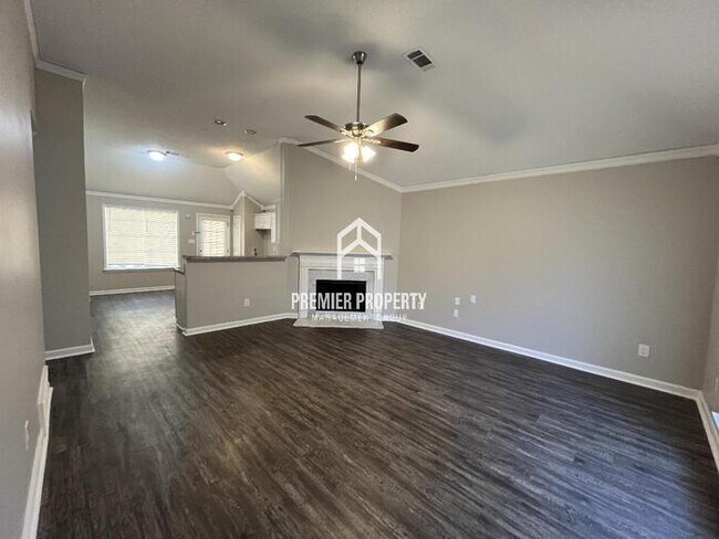 Building Photo - 9970 Woodland Bend Cove