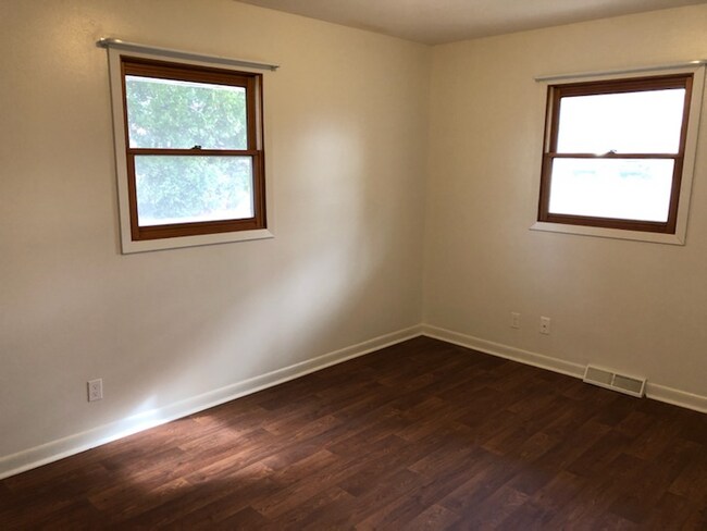 Foto del edificio - 2311 Eastmoreland Ave