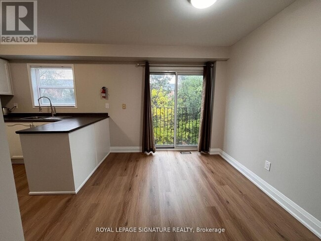 Building Photo - 6880 Meadowvale Town Centre Cir