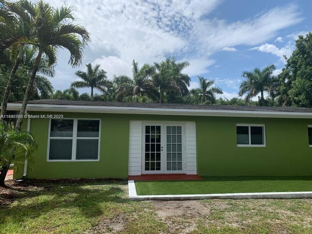 Primary Photo - 10700 SW 51st St