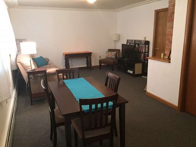 Building Photo - 623 E University Ave