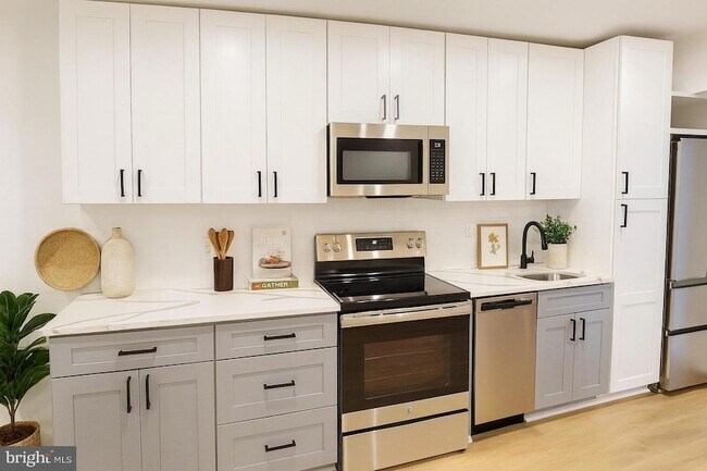 Foto del edificio - 1230 Penn St NE