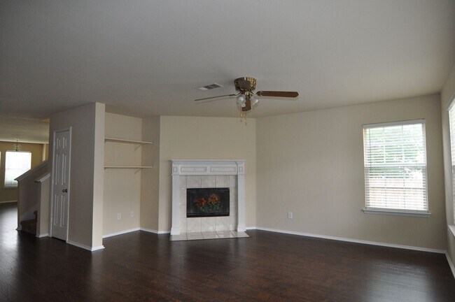 Building Photo - Traditional 5-3-2 in the heart of Roanoke!