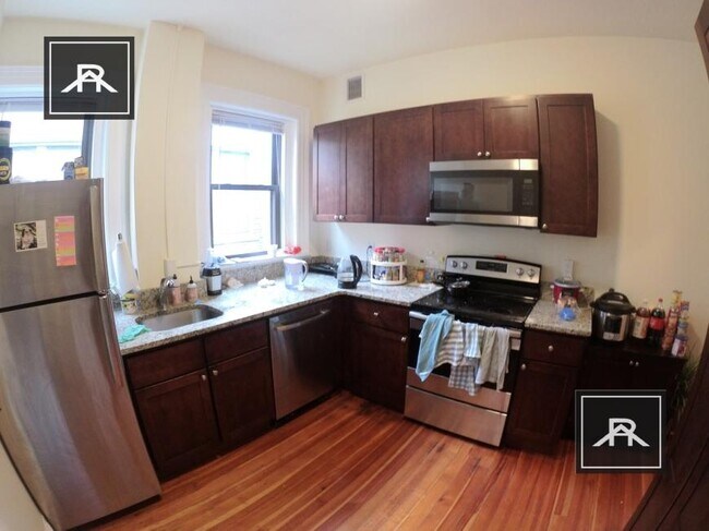 Foto del edificio - 2 bedroom in Brookline MA 02446