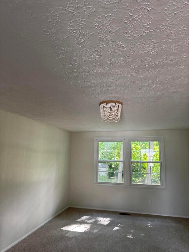 Building Photo - 5601 Sunset Dr
