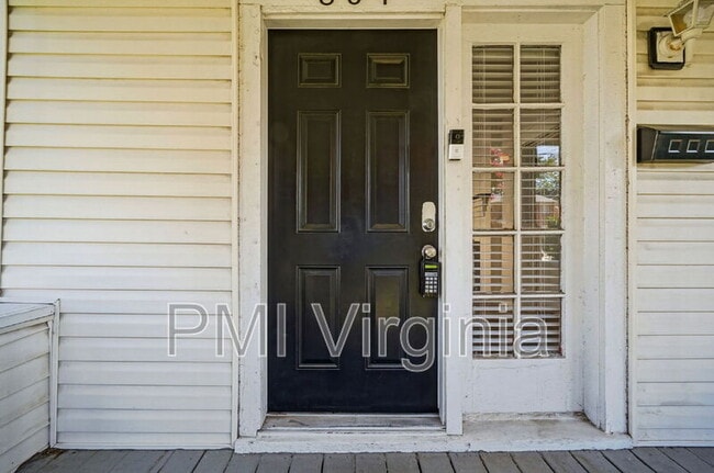 Building Photo - 864 W 36th St