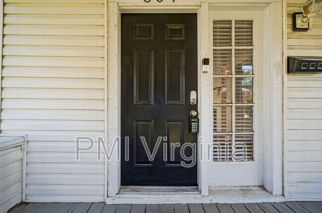Foto del edificio - 864 W 36th St