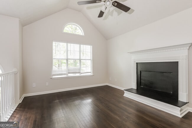 Building Photo - 136 Stoney Brook Way
