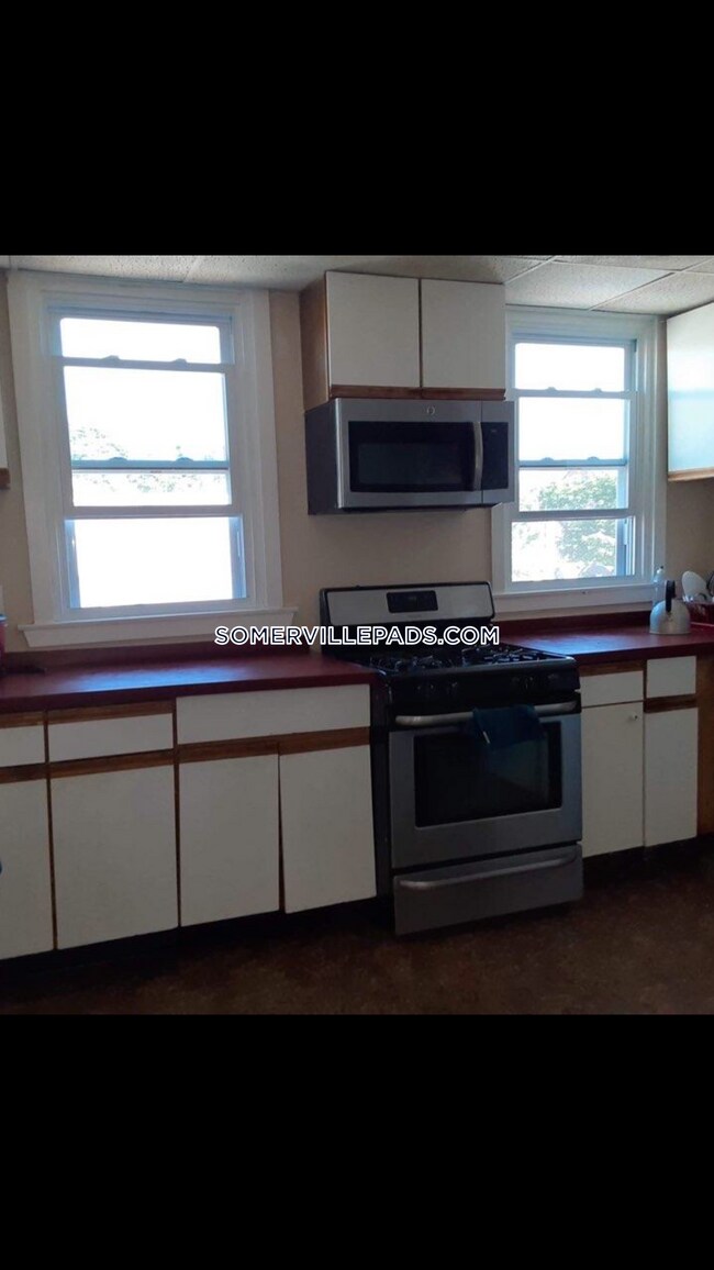 Foto del edificio - 324 Somerville Ave
