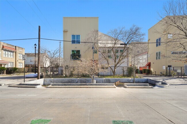 Foto del edificio - 1302 Rosalie St