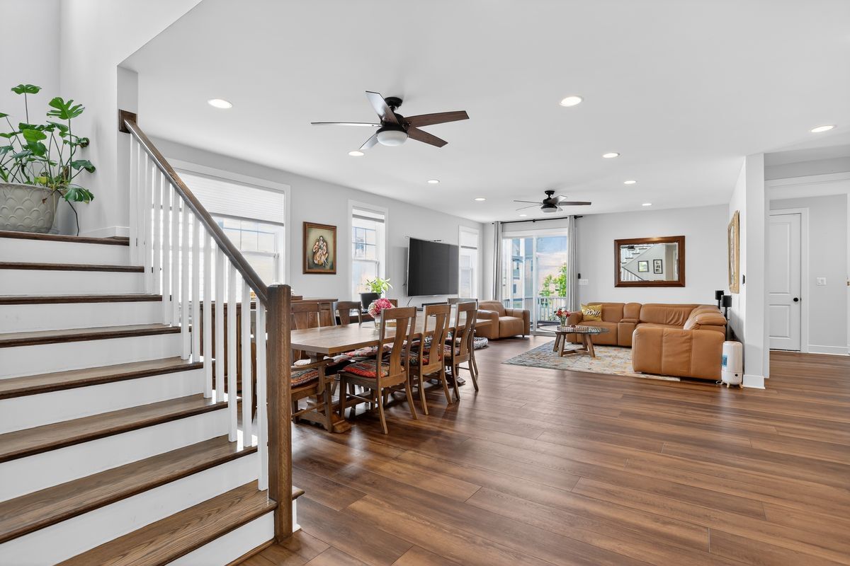 Building Photo - 41922 Spring Air Dr
