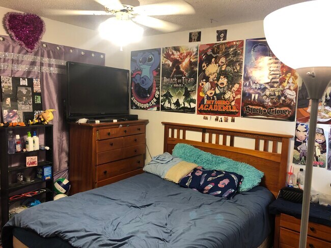 Bed room 1 - 13720 Chalmette Ave