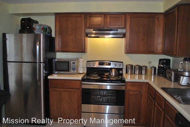 Building Photo - 2 br, 2.5 bath House - 7734 Pomeroy Court