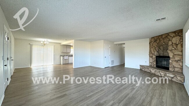 Foto del edificio - 3 Bed, 2 Bath Apple Valley Home!!